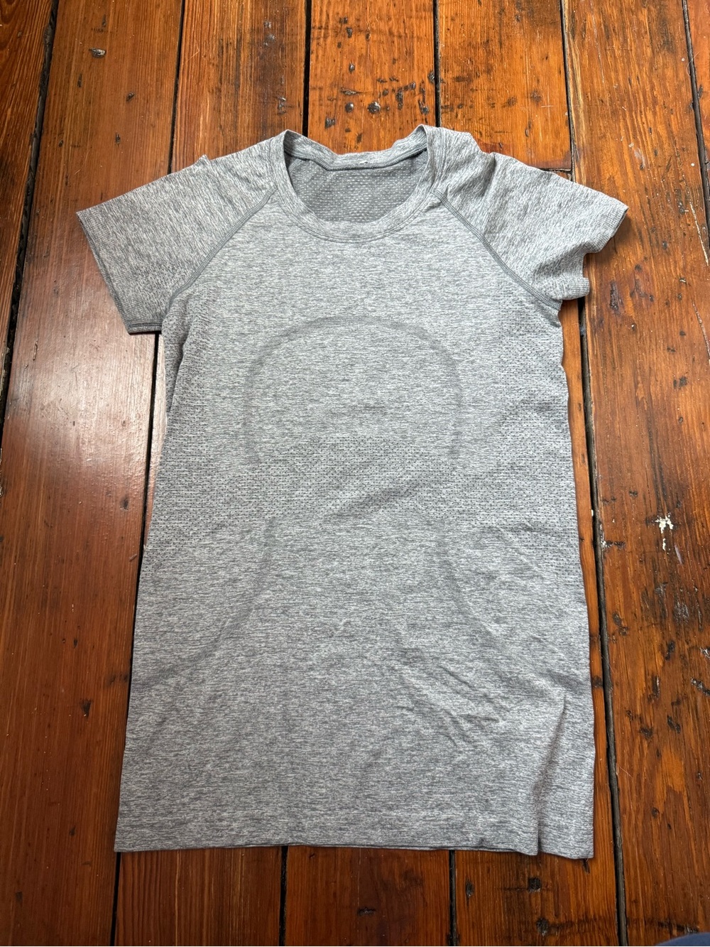 Lululemon swiftly tech short sleeve